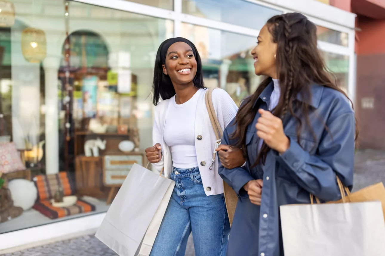 Friends Shopping